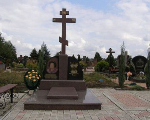 надгробие с крестом