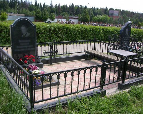 надгробия памятники