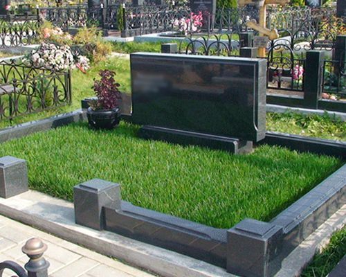 озеленение надгробий на кладбище